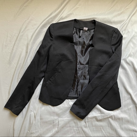 H&M black blazer with pockets - Size 2 - Picture 8 of 8